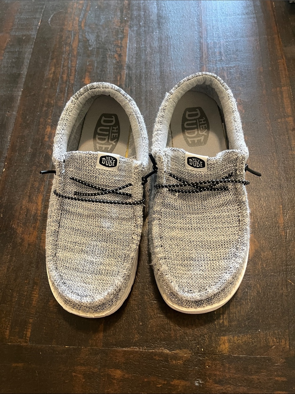 Hey Dude BIG KID Slip-On Loafers in Light Gray Knit with Black Accent Laces